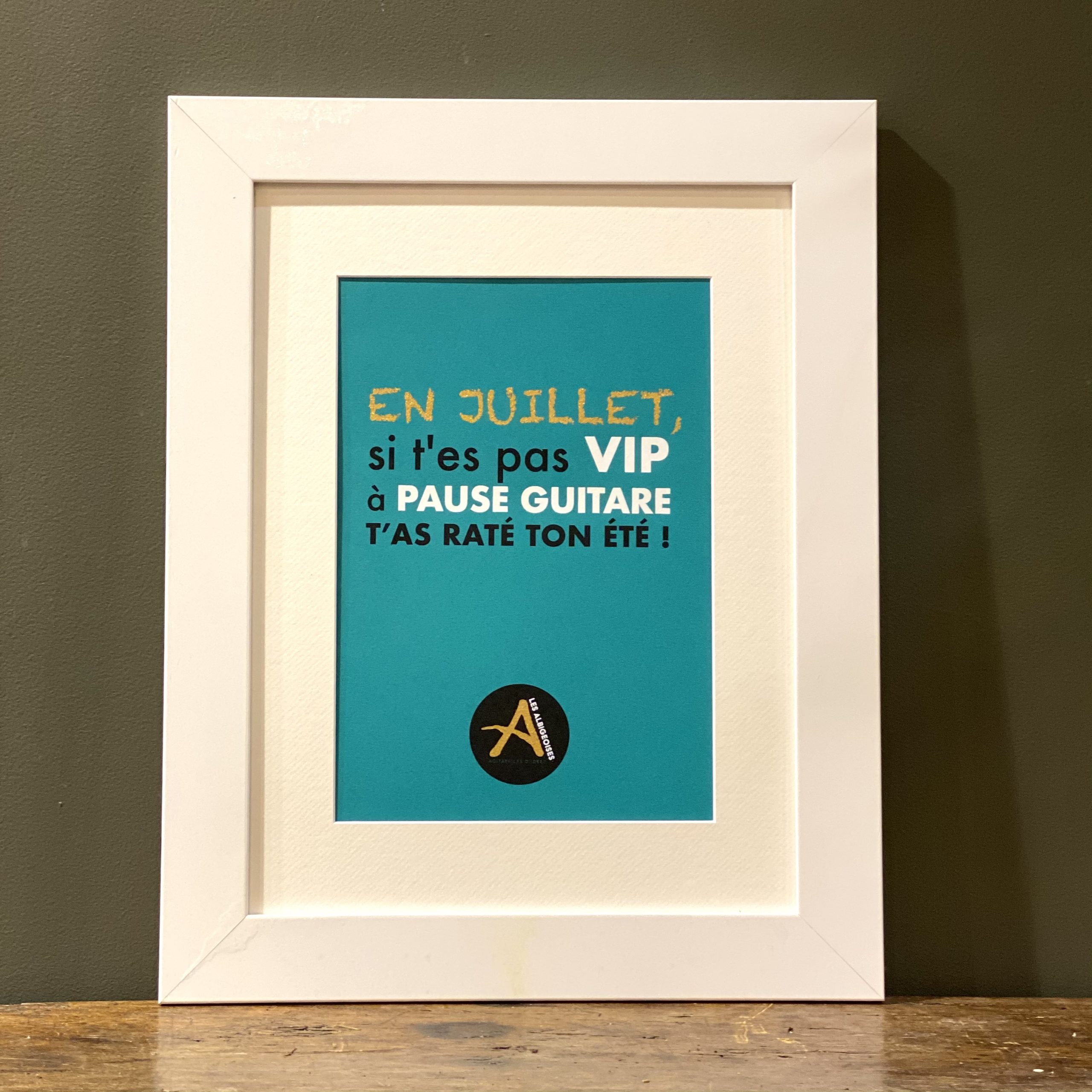 Pause Guitare Cadre Blanc 40 x 50 cm Pause Guitare Cadre Blanc 40 x 50 cm